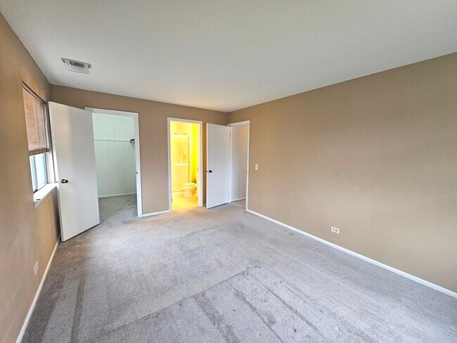 Building Photo - 573 Greystone Ln