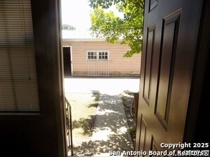 Building Photo - 636 W Norwood Ct