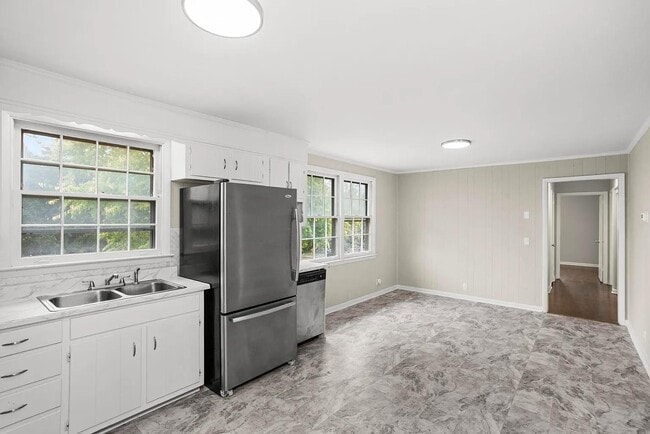 Building Photo - 3214 Doverside Dr