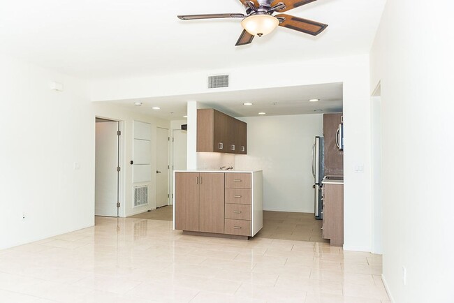 Building Photo - Beautiful 2/2 condo across from Balboa Park!