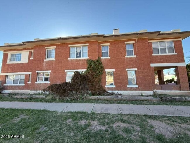 Building Photo - 1165 E 10th St
