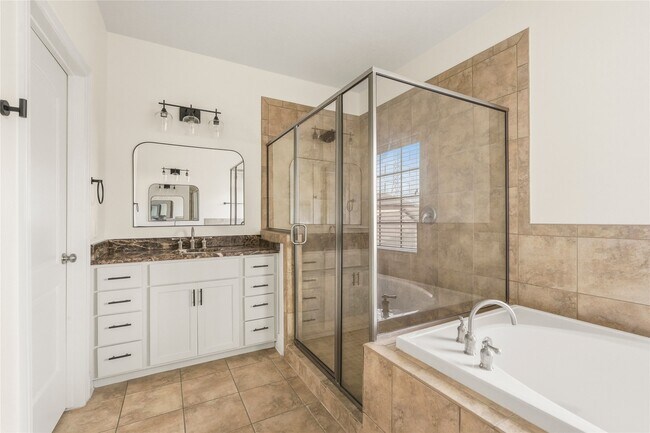 Building Photo - 836 Garden Oaks Terrace