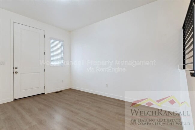 Building Photo - 15271 S Reins Wy