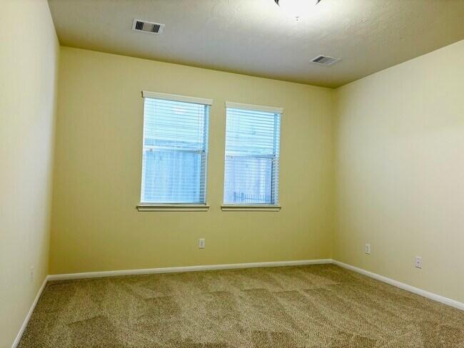 Building Photo - 8525 Sunset Loch Dr