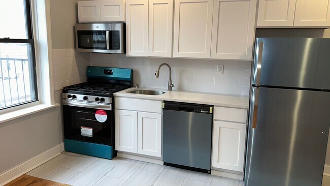 Primary Photo - 930-Berkeley Manor, LLC