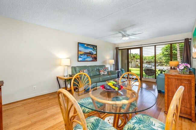 Building Photo - 1/1 Updated Furnished Condo + Private Lanai