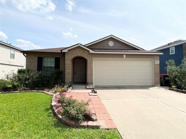 Primary Photo - 8119 Yaupon View Dr