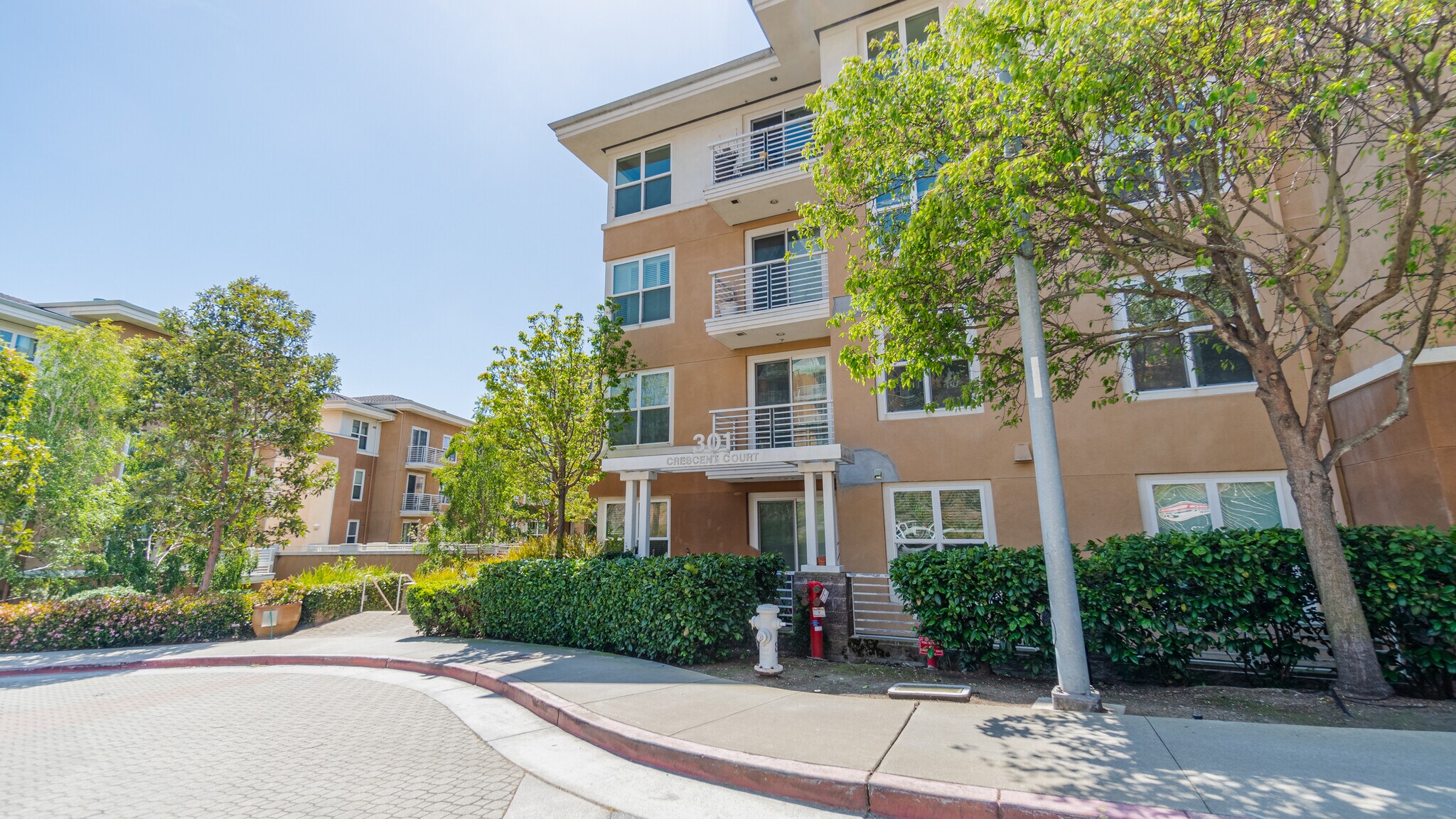 Building Photo - 301 Crescent Ct