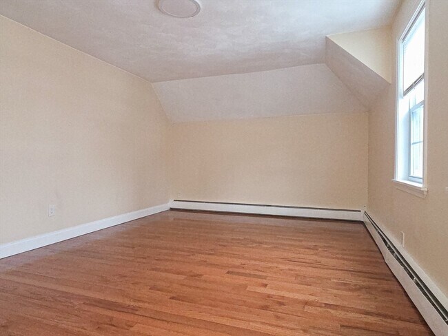 Building Photo - 49 Irving St