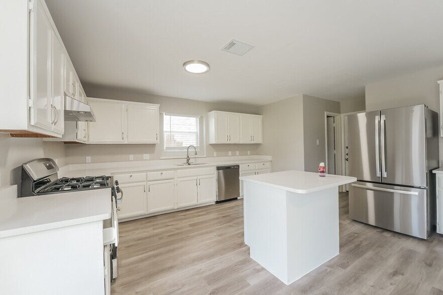 Building Photo - 444 Mystic Glen Loop