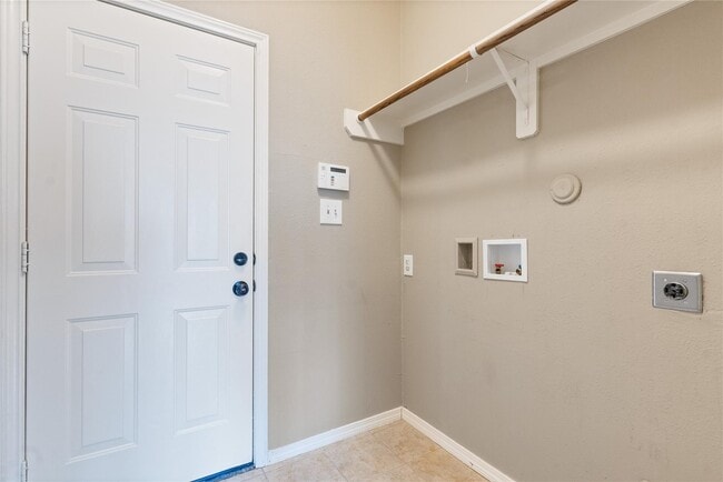 Building Photo - 9104 N Green River Dr