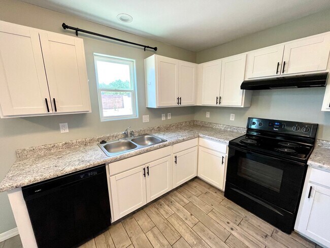 Building Photo - Beautiful 2020 Built- 4 Bedroom Home with 2 Car Garage! *HOME IS CURRENTLY OCCUPIED, PLEASE DO NO...