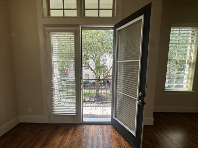 Building Photo - 2021 Fannin Station