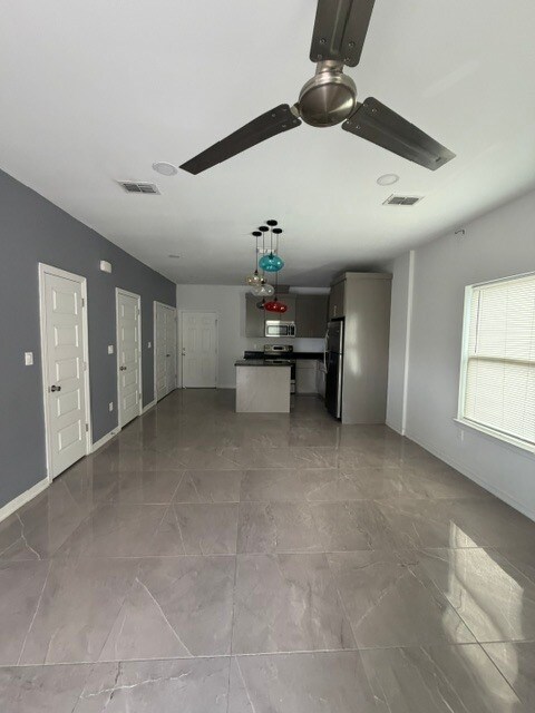 Building Photo - 219 Fig Dr