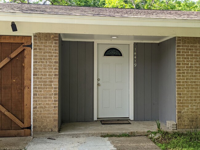Primary Photo - 14419 Briarcrest Dr