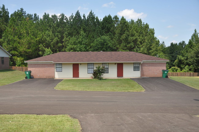 Primary Photo - Willowbrook Apartments