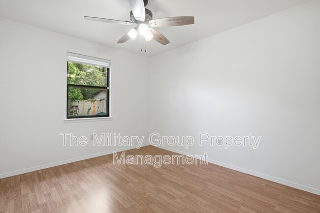 Building Photo - 1261 Cutlass Rd