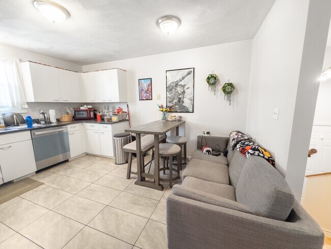 Building Photo - 28 Fisk Ave