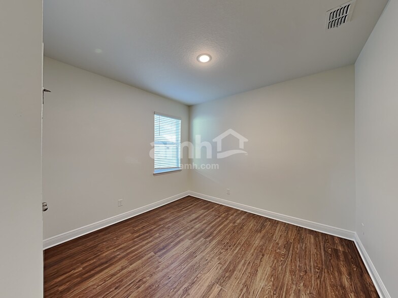 Building Photo - 2211 Saffron Walden Dr