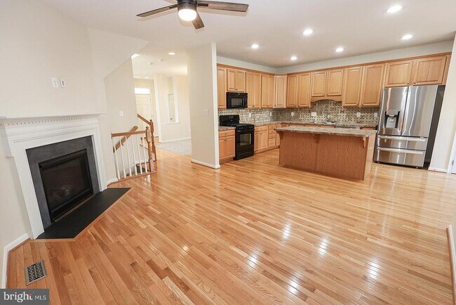 Building Photo - 23305 Hyacinth Ln