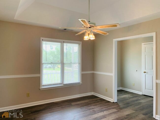Building Photo - 61 Garden Hills Dr