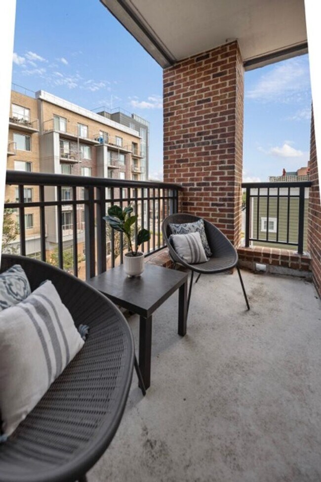 Building Photo - 4820 Old Main St