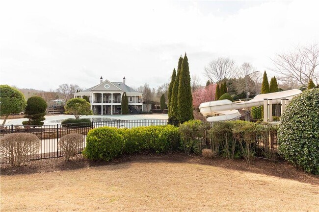 Building Photo - 268 Balaban Cir