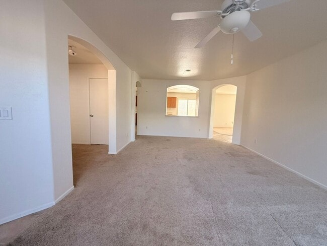 Building Photo - Cul-de-Sac Living | 3 Bed + Bonus Room | Pool + Greenbelt Views