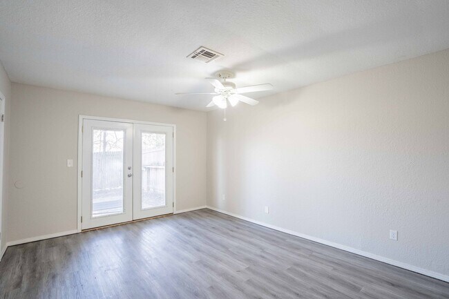 Building Photo - S Hudson Ave Duplex