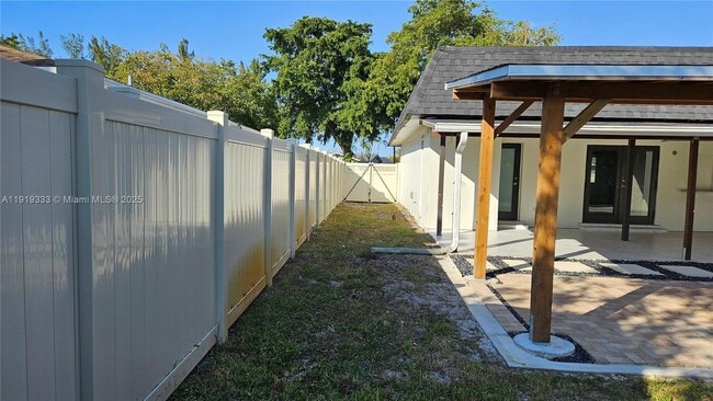 Building Photo - 8004 SW 29th St