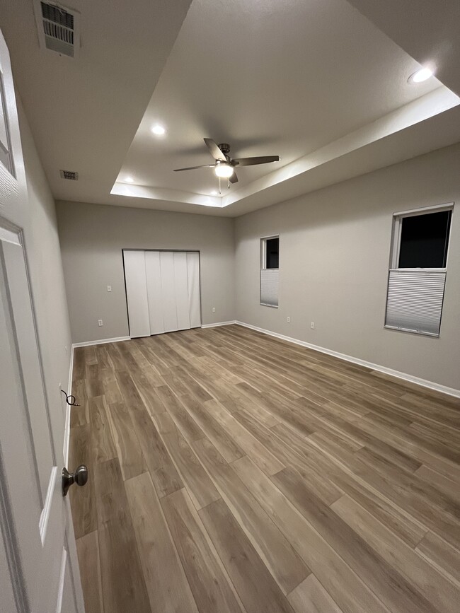 Building Photo - 5676 Elsinore Way