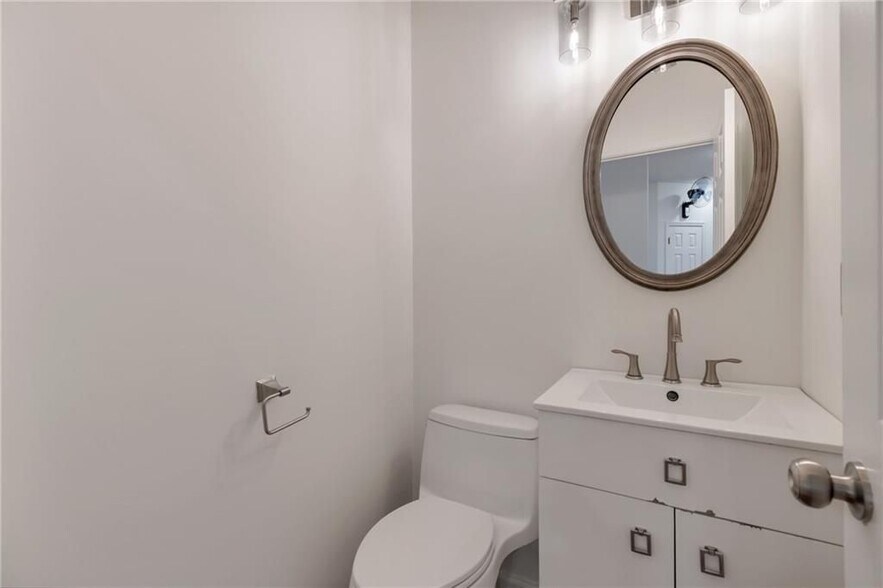 Building Photo - 1649 Emory Pl Dr NE