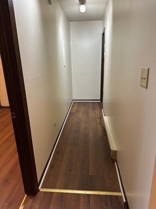 Building Photo - 1473 Rock Run Dr