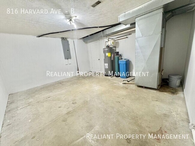 Building Photo - 816 Harvard Dr