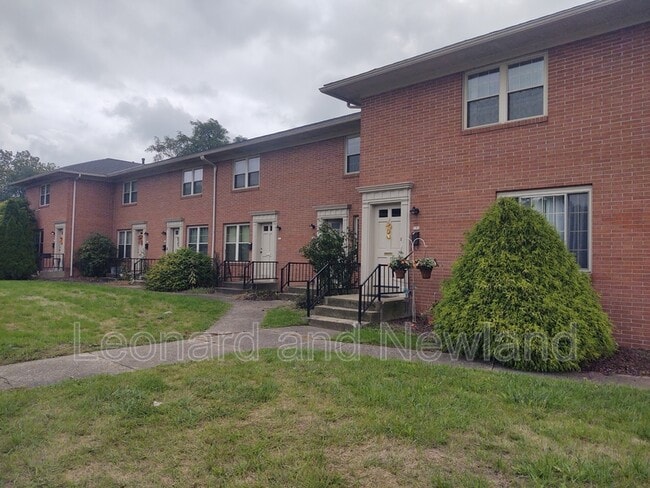 Building Photo - 584 Harding Rd