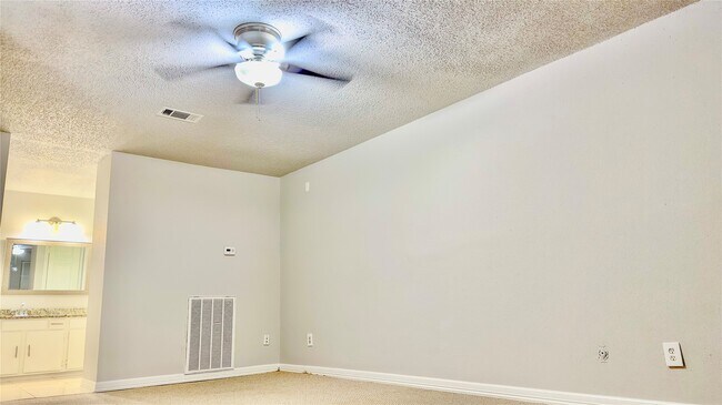 Building Photo - 6438 Alisa Ln