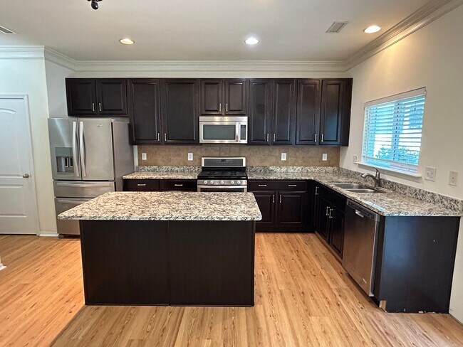 Building Photo - 3 Bedroom | 2.5 Bath Home in Raleigh - Fen...