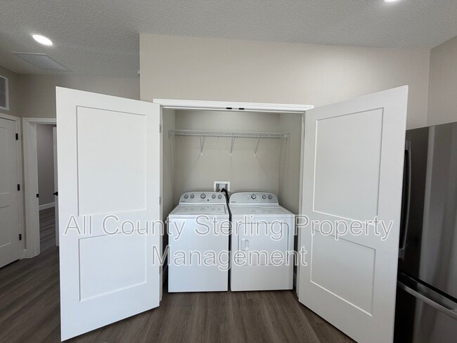 Building Photo - 1418 SE Magnolia Loop