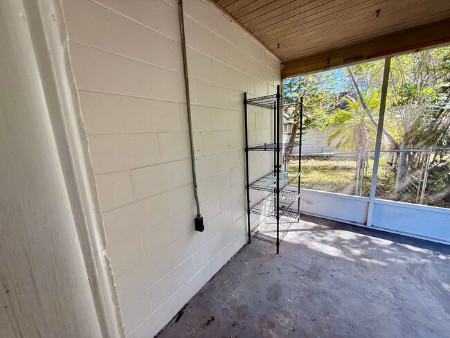 Building Photo - Affordable 1 Bedroom / 1 Bathroom Located ...