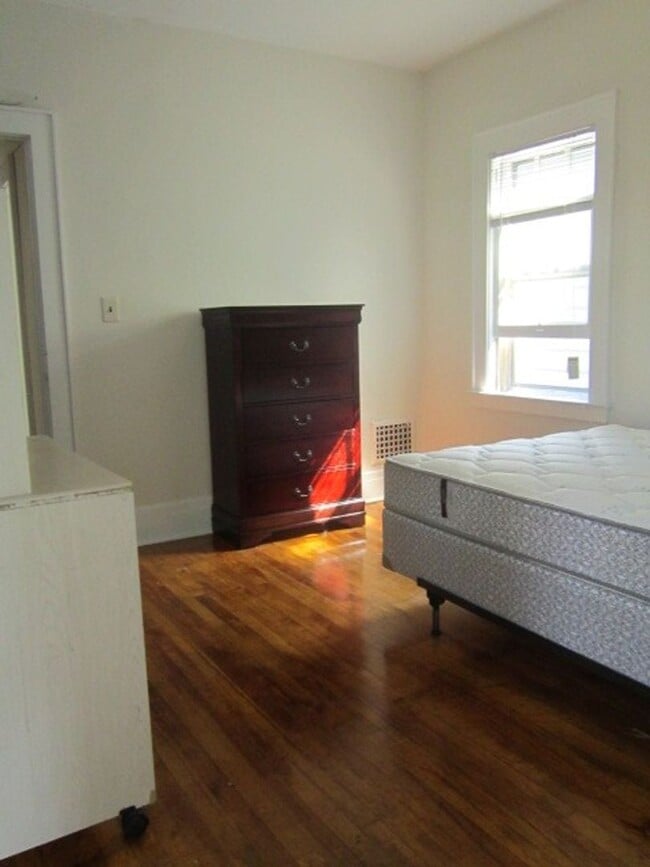 Building Photo - 620 Euclid Ave