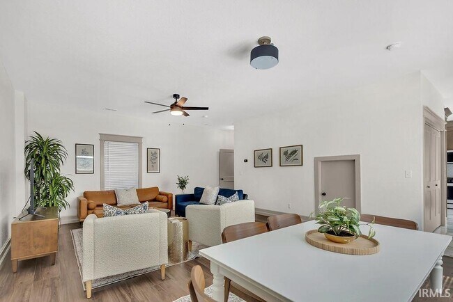 Building Photo - 1122 S Fess Ave