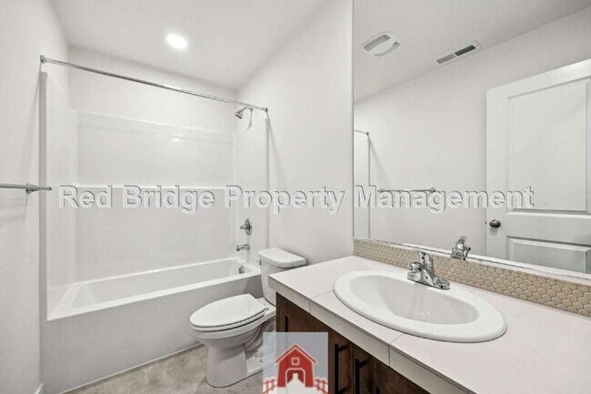 Building Photo - 2795 S Heather St