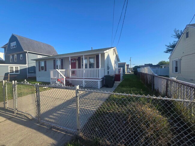 Building Photo - 1510 N Arkansas Ave