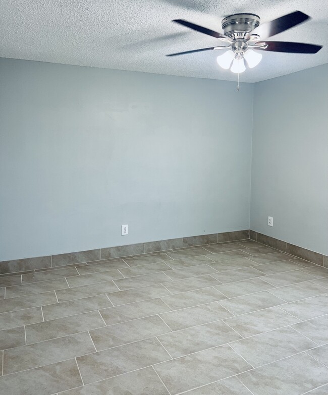 Building Photo - 2386 Harbor Town Dr