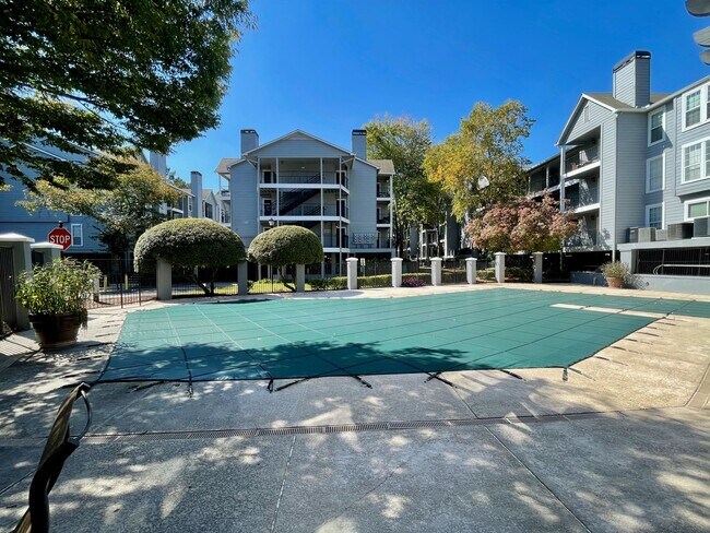 Building Photo - Condo in the Heart of Sandy Springs