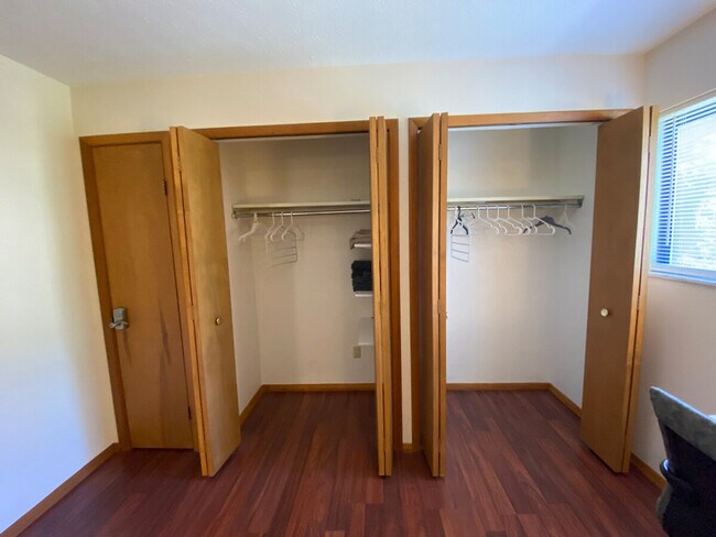 Building Photo - 1375 Rydalmount Rd