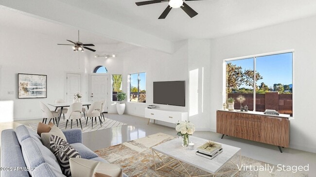 Building Photo - 574 Duchess Dr