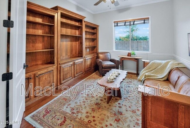 Building Photo - 527 E Tonto Dr