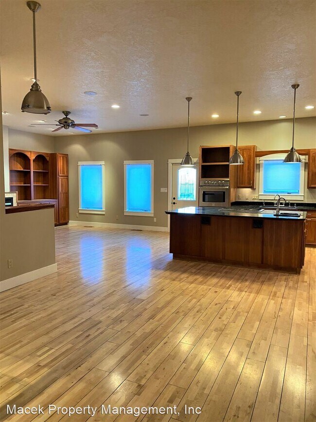 Building Photo - 4 br, 4.5 bath House - 3501 11th Street NE