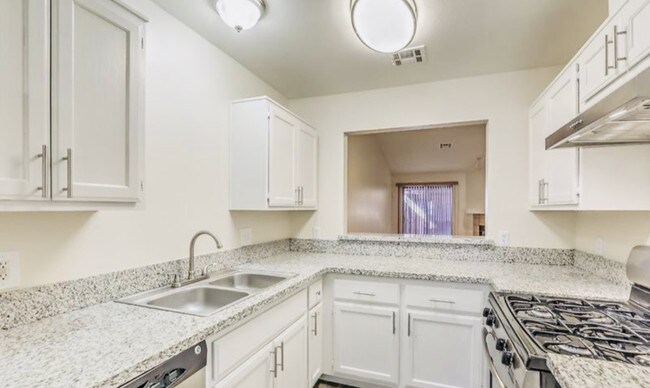 Building Photo - 317 Yardarm Way